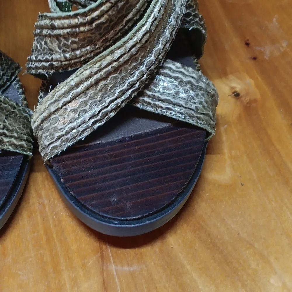 Leon max genuine snakeskin heels size 9.5
